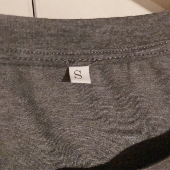 Pick Flowers Not War gray tank top - Picture 4 of 7